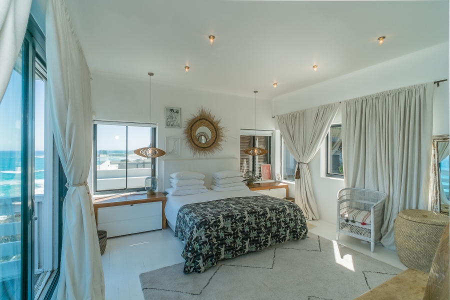 4 Bedroom Property for Sale in Misty Cliffs Western Cape